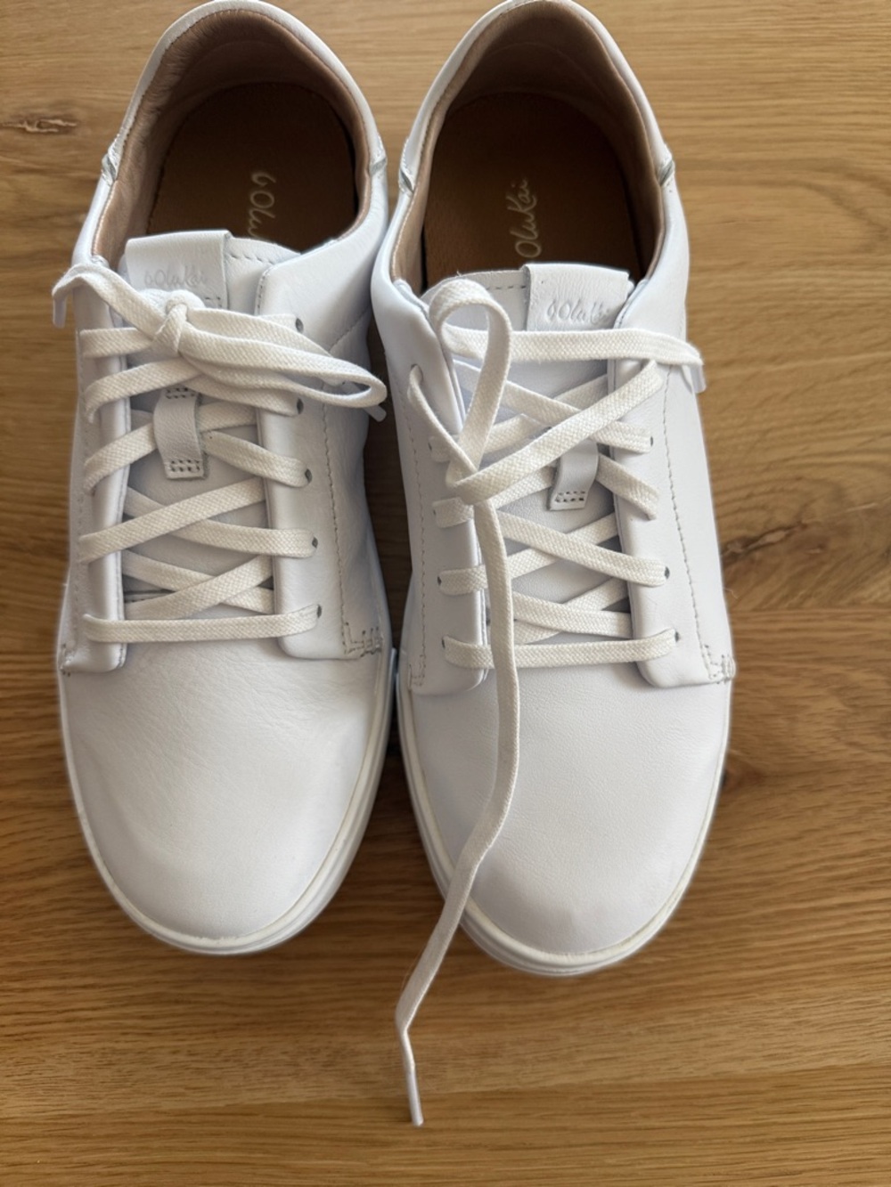 OluKai Women's White Low-Top Leather Sneakers